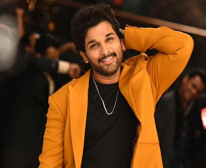 Allu Arjun Wishes Megastar Chiranjeevi On His Birthday